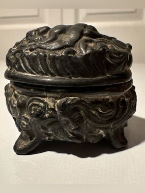 Vtg Art Nouveau Footed Jewelry Casket Trinket Box/ Pill Box/ Shelf Trinket